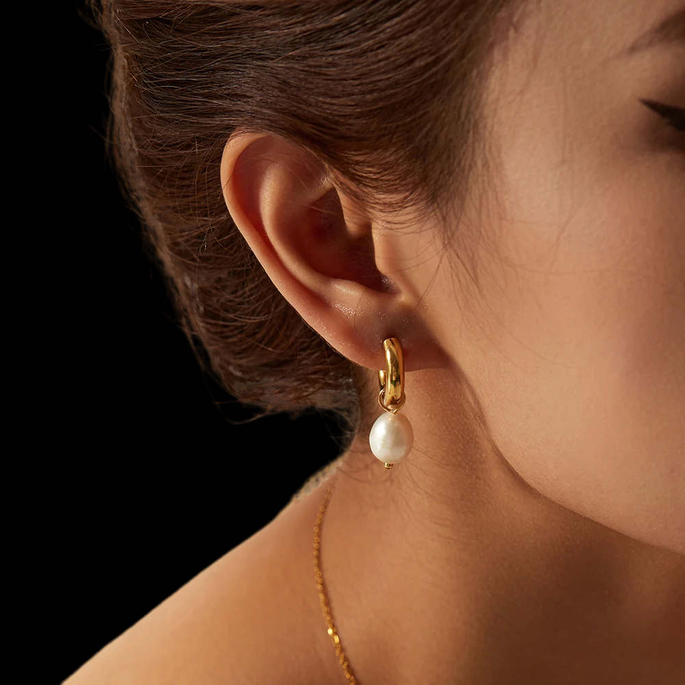 Hoop Earring with Dangle Freshwater Pearl