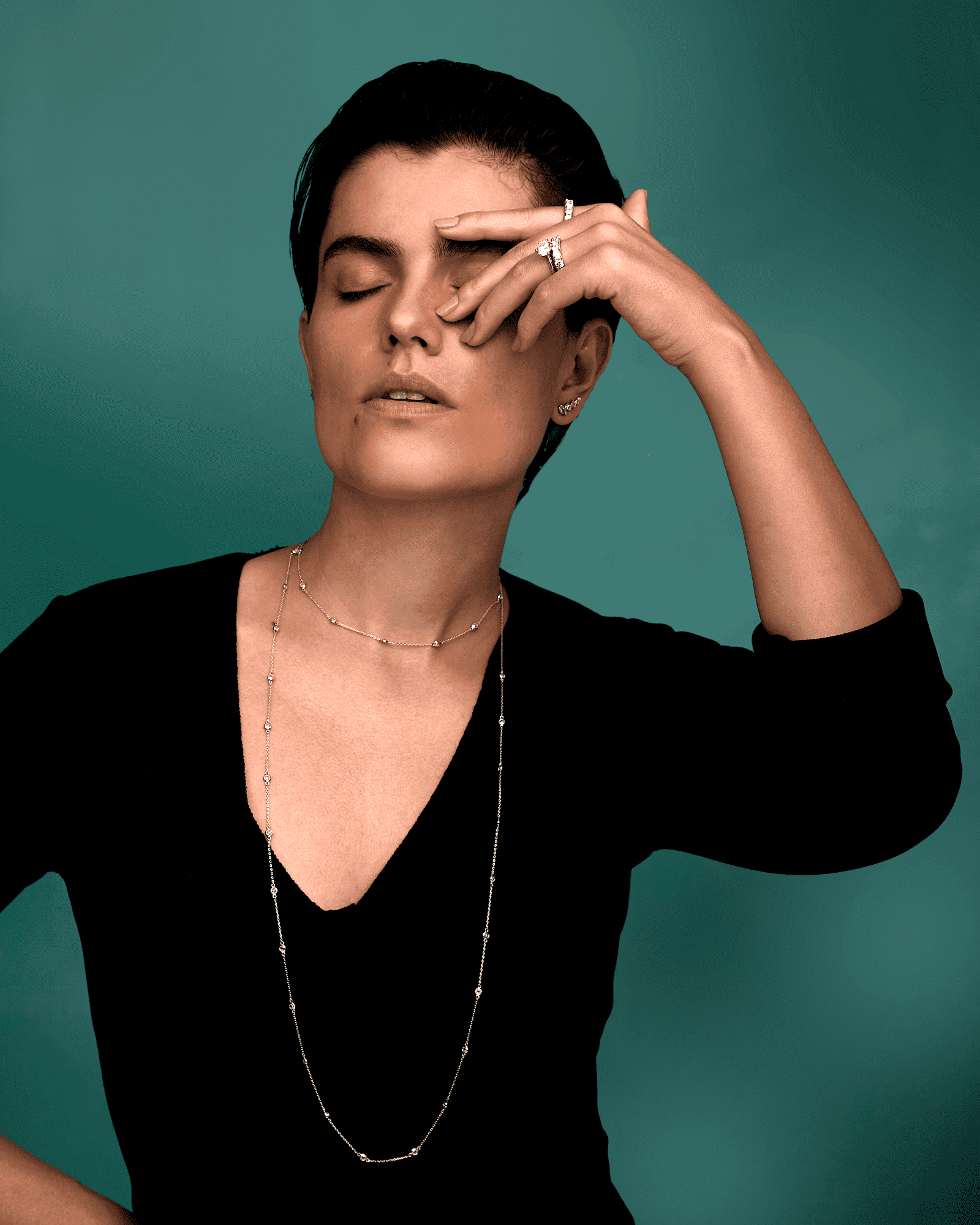 Colar Feminino Comprido com Zircônias