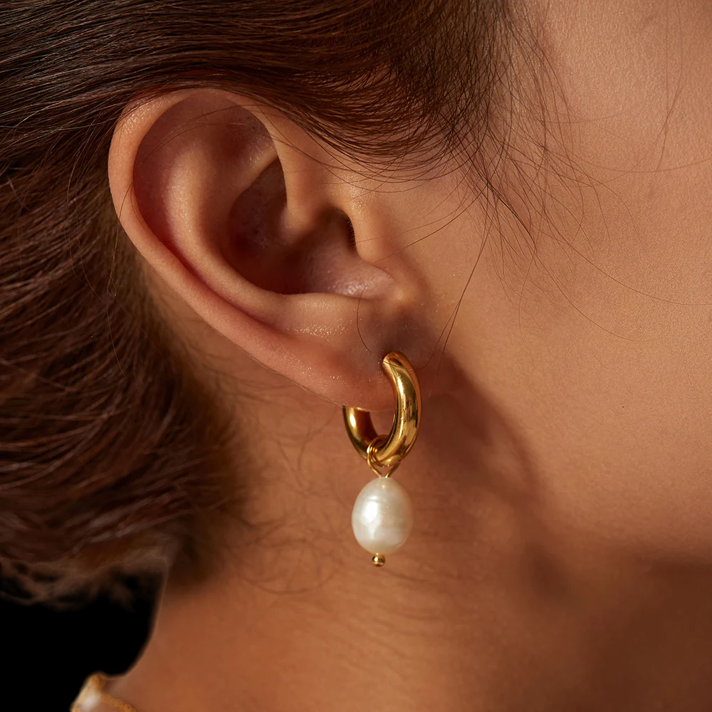 Hoop Earring with Dangle Freshwater Pearl 