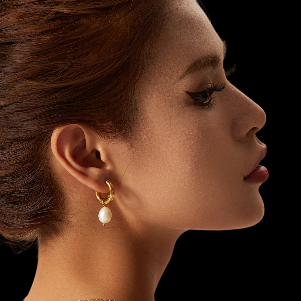 Hoop Earring with Dangle Freshwater Pearl 