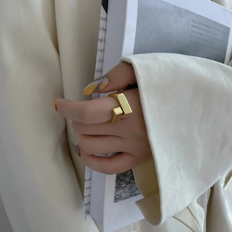 Smooth Geometric Adjustable Ring
