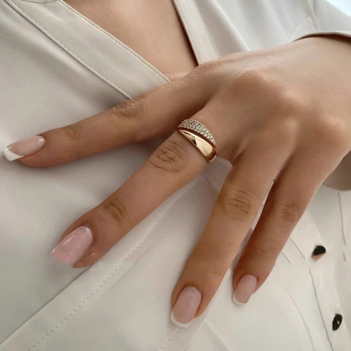 Adjustable Ring 2 Prongs with Zirconia Studs 