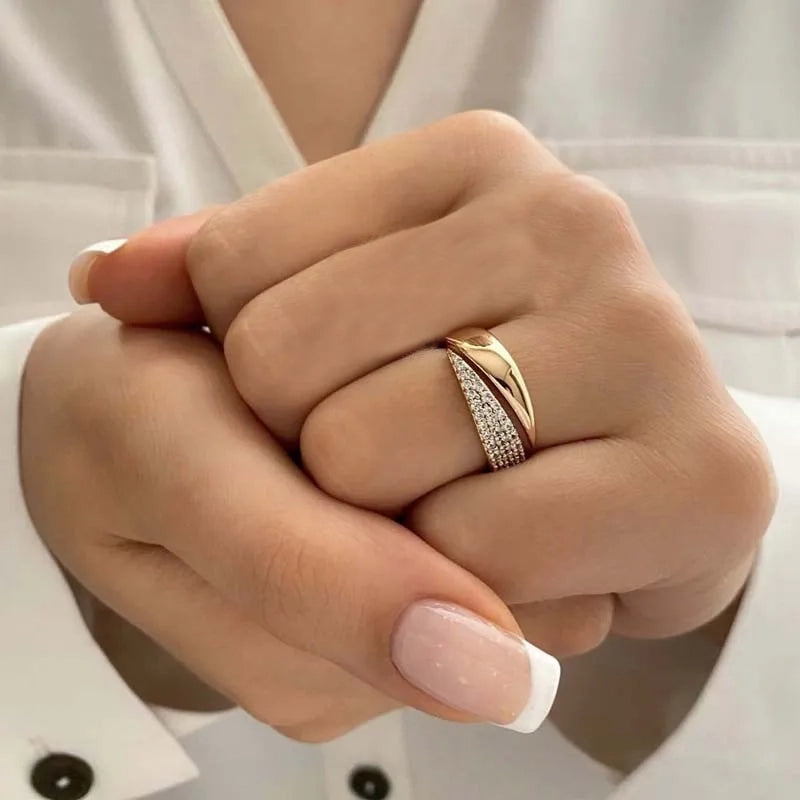 Adjustable Ring 2 Prongs with Zirconia Studs 