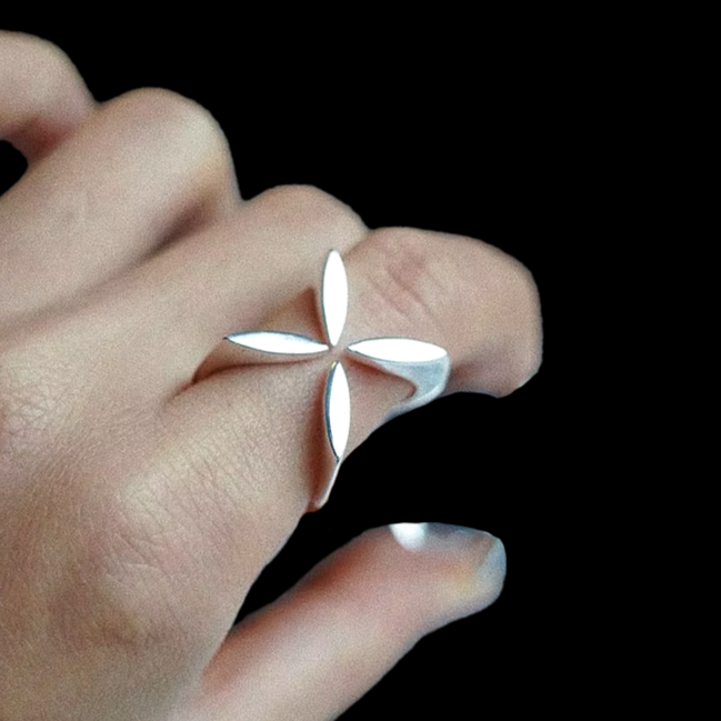 Anel Feminino Ajustável de Pétalas Finas