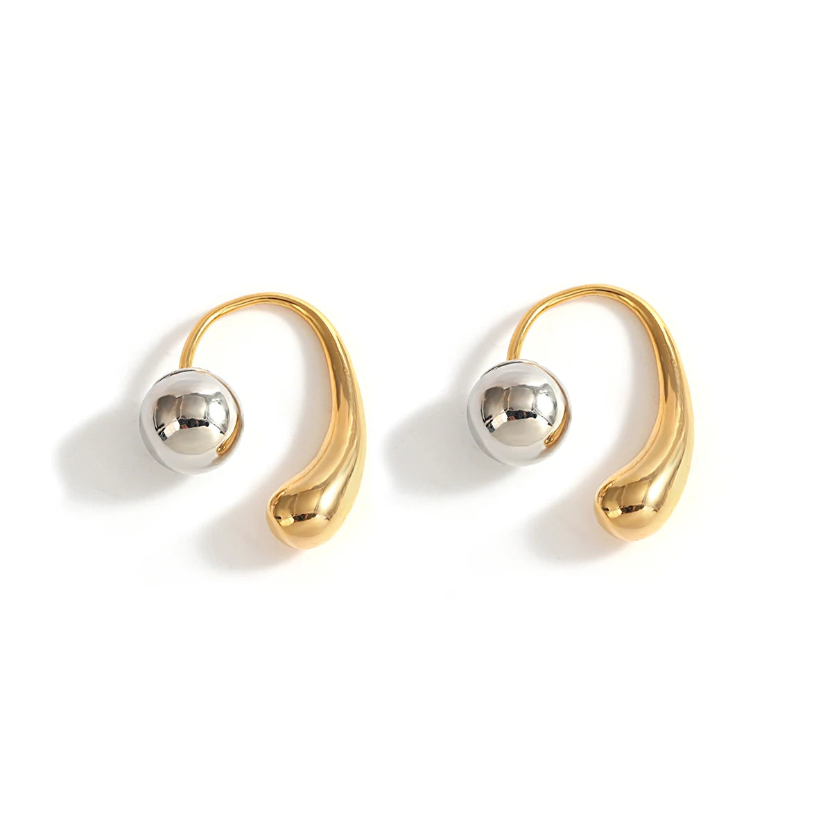Comma Earring with Ball 