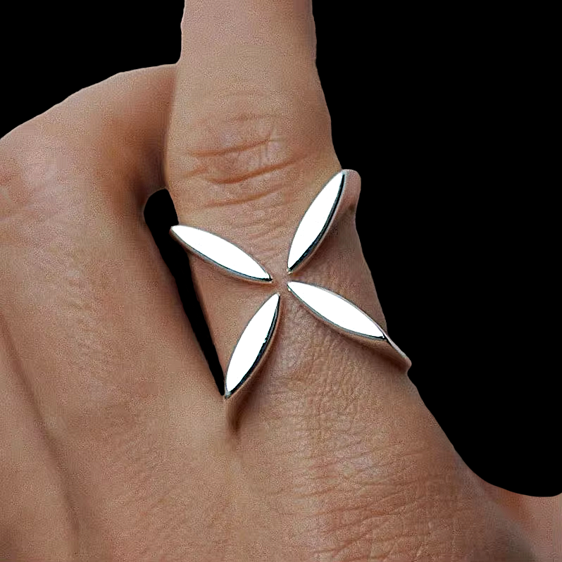 Anel Feminino Ajustável de Pétalas Finas